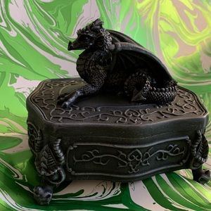 Toscano Dragon of Glenshire Lidded Box NWOT (original box)
